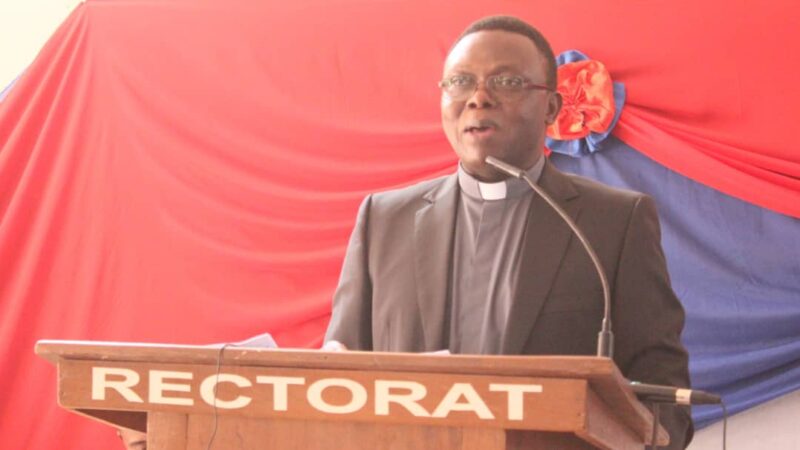 Kasaï oriental : le recteur Appolinaire Cibaka lance les activités pour célébrer les 30 ans d’existence de l’UOM