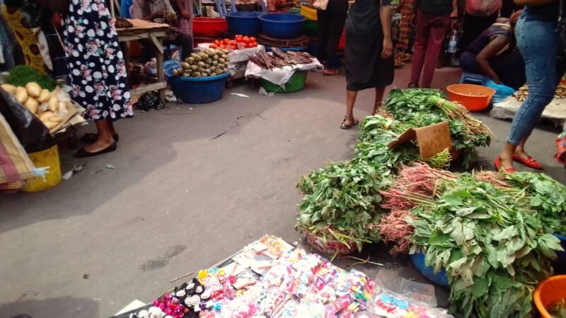 Kinshasa : ces marchés pirates qui ne cessent de pulluler dans la commune de Kasa-vubu