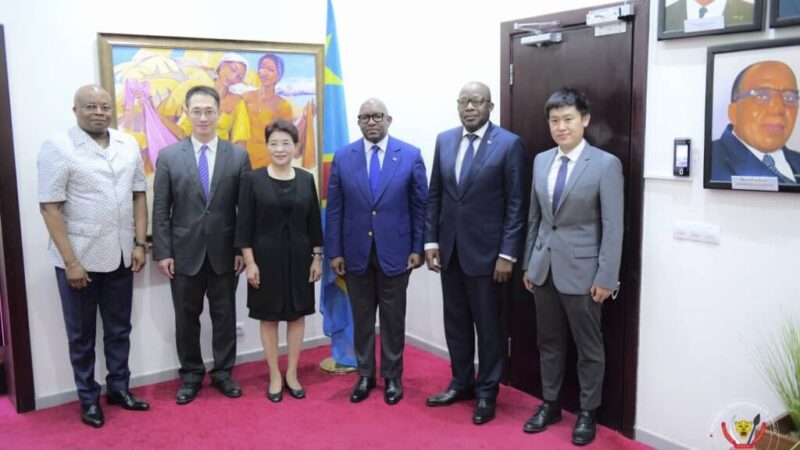 Coopération : une délégation conduite conduite par Christophe Lutundula rassure Sama Lukonde de l’accompagnement de la Chine au développement socioéconomique de la RDC