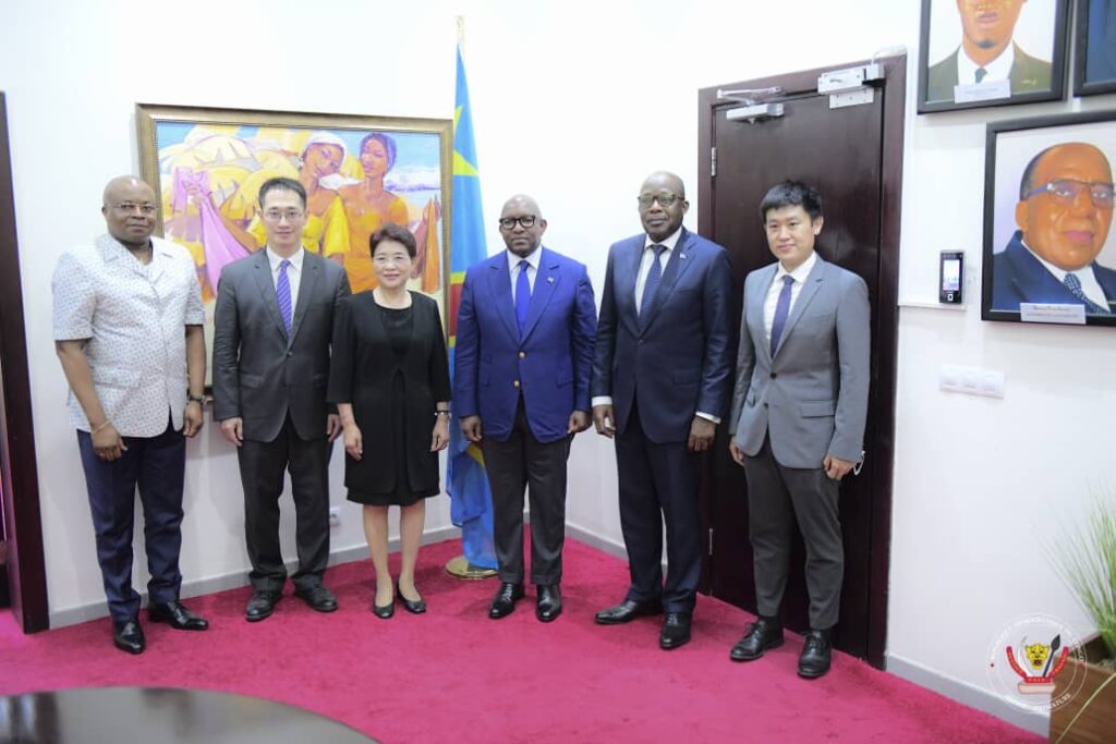 Coopération : une délégation conduite conduite par Christophe Lutundula rassure Sama Lukonde de l’accompagnement de la Chine au développement socioéconomique de la RDC