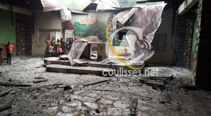 Kasaï oriental : les inciviques ont brûlé l’église catholique Notre Dame de Lourdes à la colline Mbuya Charles