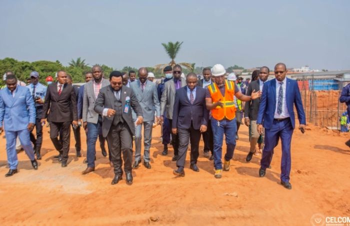 Kasaï oriental : Mathias Kabeya visite les travaux de modernisation de l’aéroport de Mbujimayi
