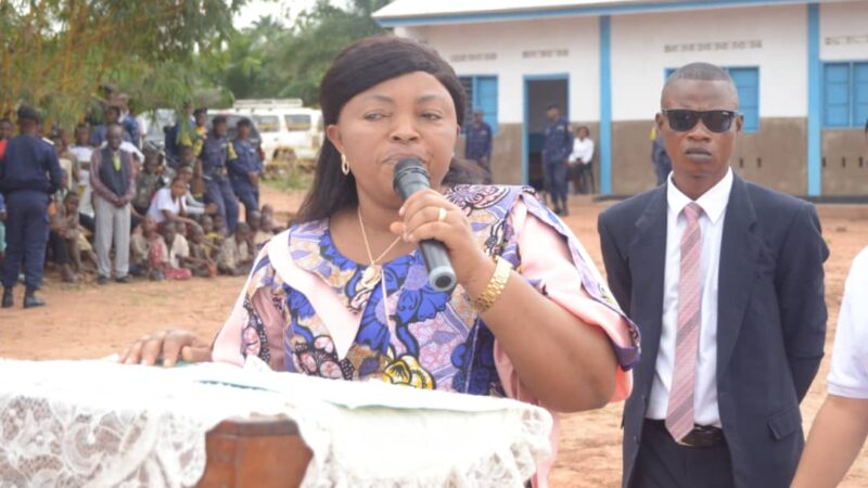 Kasaï oriental : Julie Kalenga inaugure l&rsquo;école primaire TSHIABANTU dans la commune de Bipemba