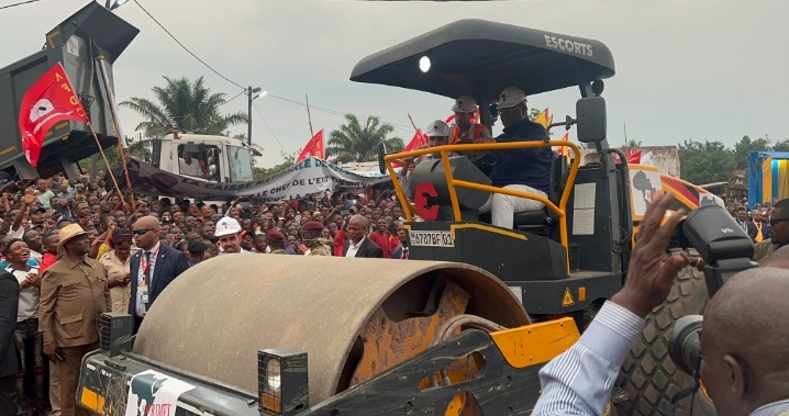 Kasaï central :  Félix Tshisekedi lance les travaux de construction de la route Kalambambuji-Kananga