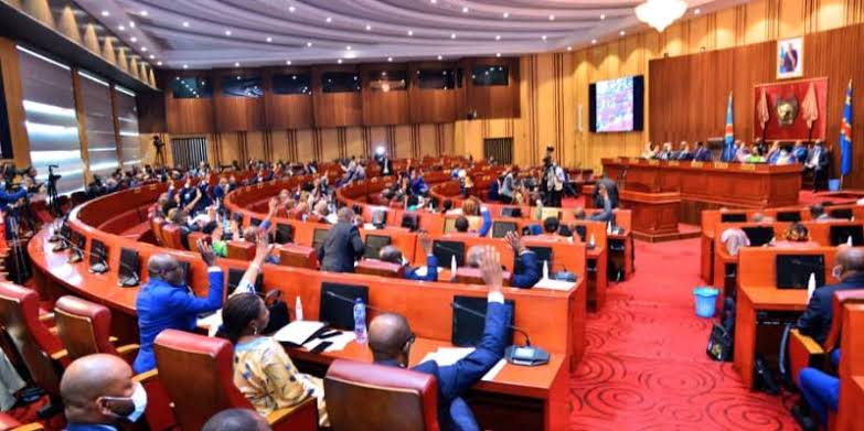 RDC: les Congolais insatisfaits de la gestion de deux chambres du parlement, ( rapport GEC et Merci)