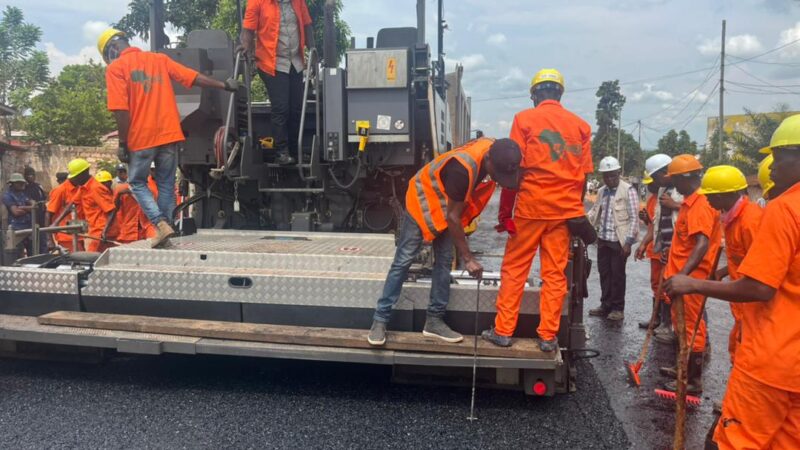 Kasaï oriental : Safrimex débute l’asphaltage de l’avenue État-major