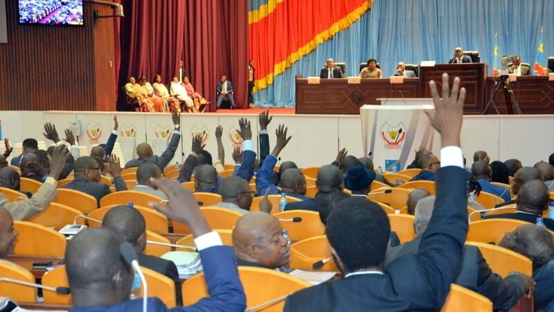 RDC: adoption à l’Assemblée nationale du rapport sur le projet de loi sur le blanchiment des capitaux et le financement du terrorisme