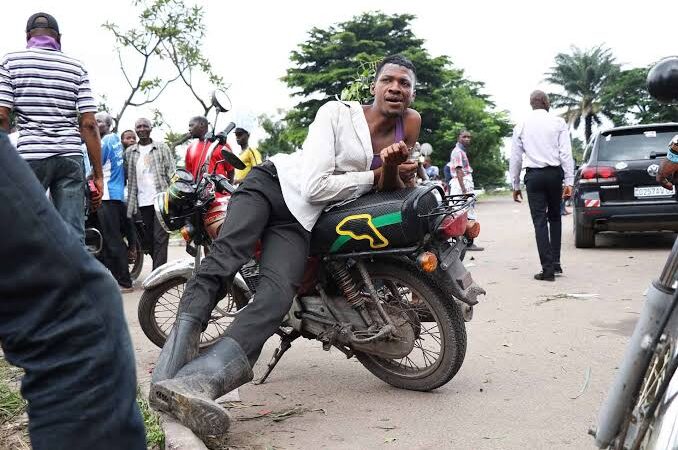 Kasaï oriental : à Bipemba, un groupe de jeunes ont agressé un taximan moto et tenté de lui arracher son engin