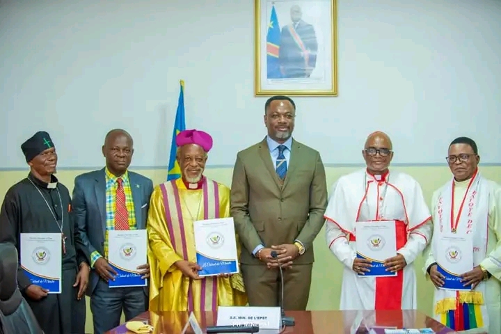 RDC: Tony Mwaba signe avec les confessions religieuses une nouvelle convention de gestion des établissements scolaires publics