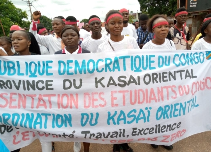 Kasaï oriental : outrés, les étudiants de Mbujimayi ont manifesté pour dénoncer l’agression de la RDC par le Rwanda