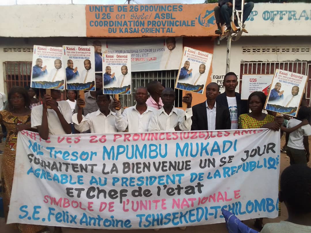 Kasaï oriental : les membres de l’Unité des 26 provinces ont réservé un accueil délirant au président Félix Tshisekedi à Mbujimayi