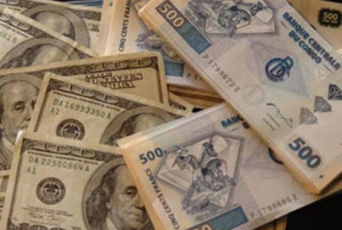 RDC : la BCC et le gouvernement déterminés à dédollariser l’économie congolaise en réduisant la circulation prédominante du dollar américain