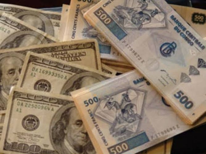 RDC : la BCC et le gouvernement déterminés à dédollariser l’économie congolaise en réduisant la circulation prédominante du dollar américain