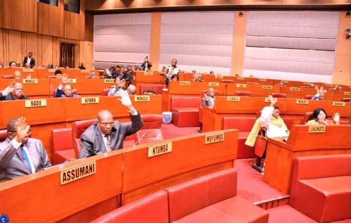 RDC: le Sénat et l’Assemblée nationale votent pour la majoration du budget 2023 chiffré à 16, 80 milliards USD