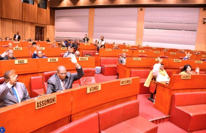 RDC: le Sénat et l’Assemblée nationale votent pour la majoration du budget 2023 chiffré à 16, 80 milliards USD