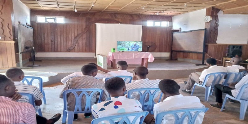 Kasaï oriental : première projection du film « Empire du silence de Thierry Michel» en salle à Mbujimayi
