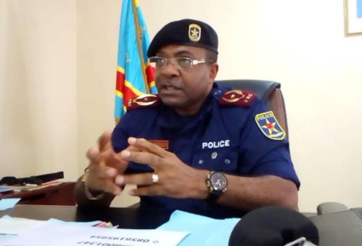 Kasaï oriental : le commissaire provincial de la PNC Roger Nsingi appelle les policiers à maintenir l’ordre dans les centres d’inscription