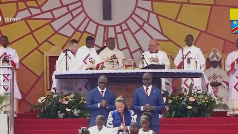 RDC : de Jean-Paul II à François, l’histoire de la bénédiction papale des jumeaux Eddy et Didier Mundela