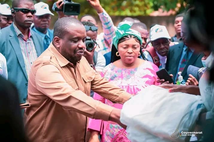Kasaï oriental : le Gouverneur Patrick Matthias Kabeya lance la campagne de distribution gratuite des moustiquaires