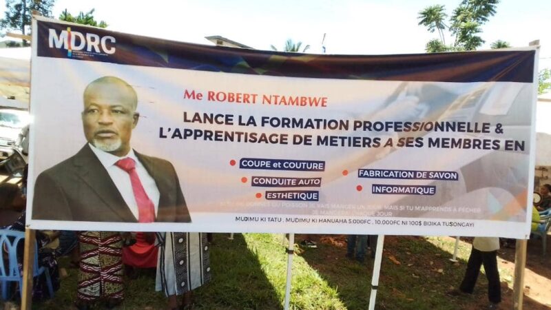 Kasaï oriental : Me Robert Ntambwe lance la formation professionnelle des membres de «MDRC»