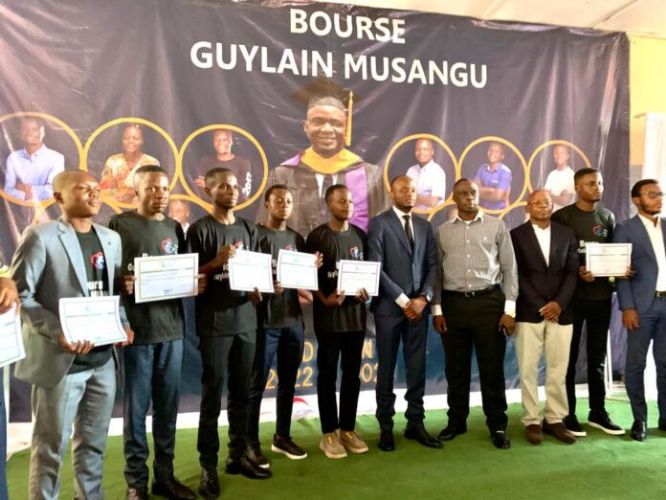 Kasaï oriental : dix étudiants bénéficient de la deuxième édition de la bourse Guylain Musangu