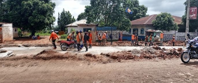 Kasaï oriental : l’Office des routes amorce la fin du calvaire de siècle sur une partie de la RN1 en pleine ville de Mbujimayi
