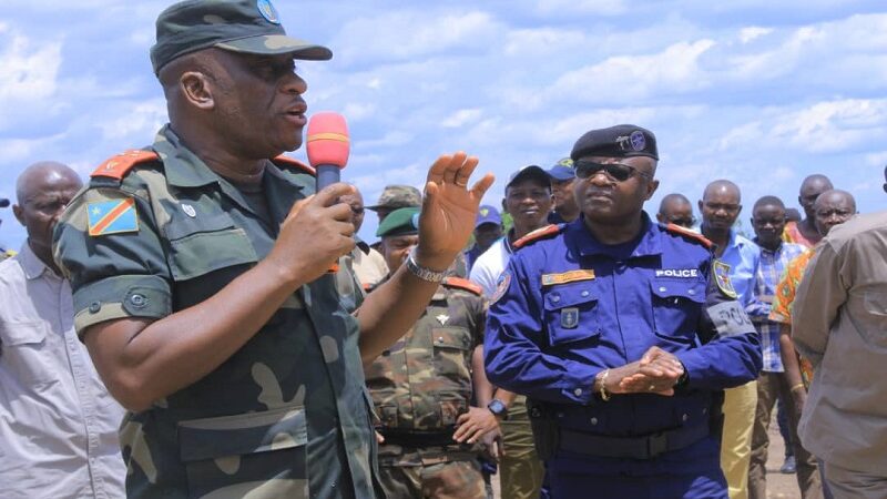 Ituri : le Gouverneur militaire Johnny Luboya N’kashama se félicite d’avoir résolu plusieurs conflits fonciers et coutumiers dans diverses collectivités