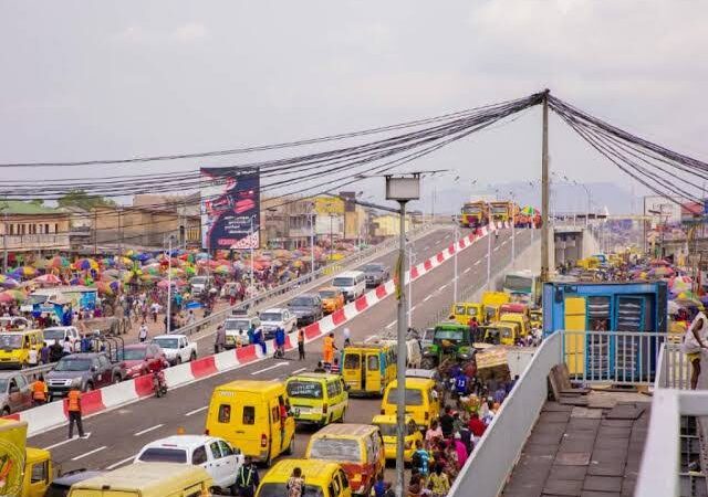 Kinshasa : Gentiny Ngobila publie une nouvelle grille tarifaire des transports en commun