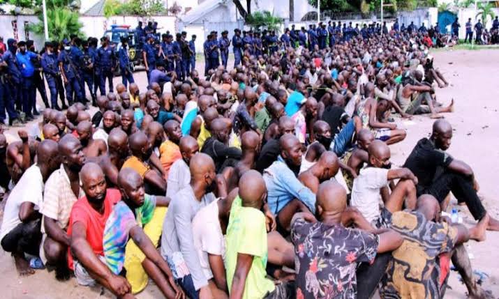 Kinshasa : la police a interpellé 506 Kulunas dont 96 criminels recherchés