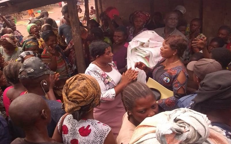Kasai oriental: lutte contre les érosions à Bipemba, Irène Mbalayi mobilise la population des marchés Tukunyema et Odia David