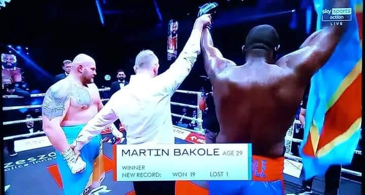 Boxe : Martin Bakole bat l’ukrainien  Shevadzutskyi, dit Hulk et conserve son titre