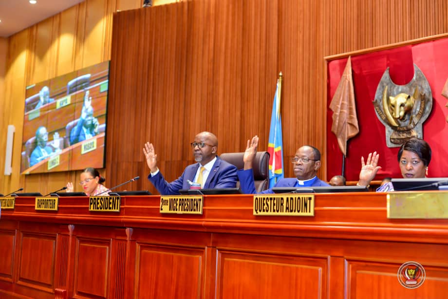 Sénat : sous la Présidence de Eddy Mundela, le Sénat proroge pour la 45e fois l’État de siège au Nord-Kivu et en Ituri