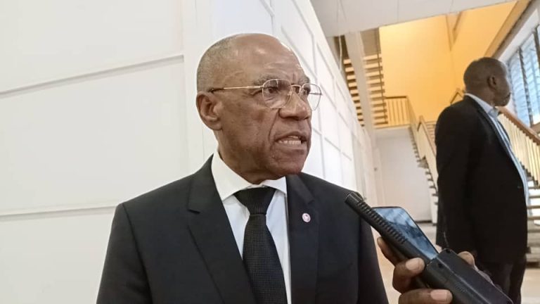 Diplomatie : le Sénateur Léonard She Okitundu compte sur la présidence du conseil de sécurité par la Suisse pour régler les conflits Congolo-rwandais