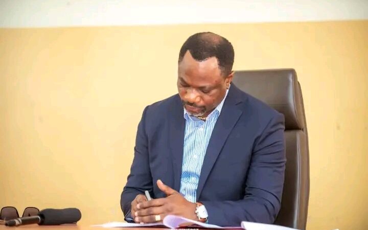 RDC: une note circulaire signée par Tony Mwaba fixe les frais scolaires pour l’année 2023-2024