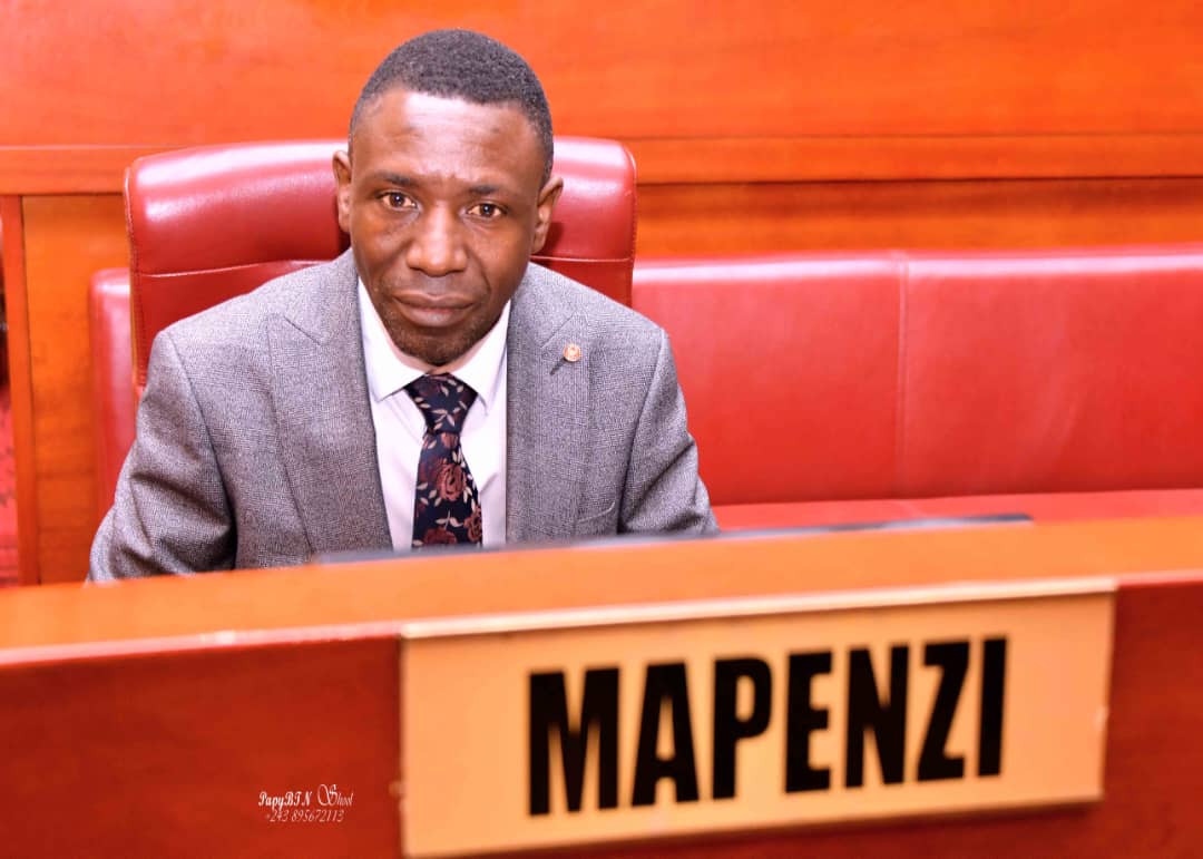 RDC : le Sénateur Mapenzi Maneno salue la loi sur la «réserve armée» et invite le Gouvernement à résoudre les problèmes majeurs des FARDC