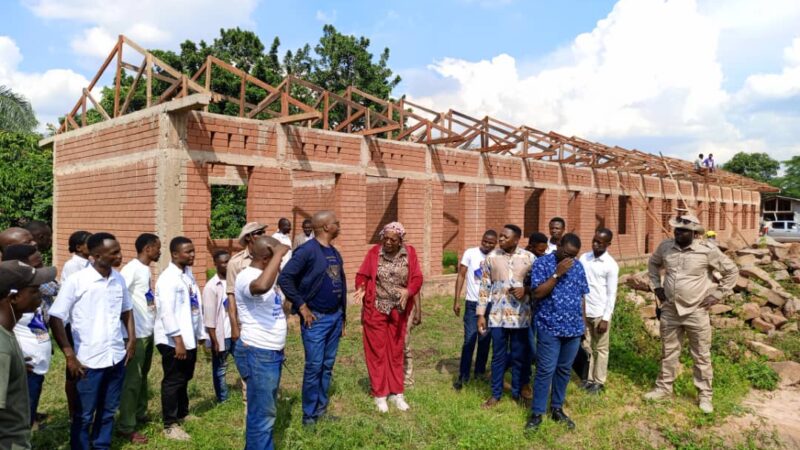 Kasaï oriental : une école moderne de 12 portes sort de terre à Kabeya Kamuanga sur fonds propres du Sénateur Eddy Mundela Kanku