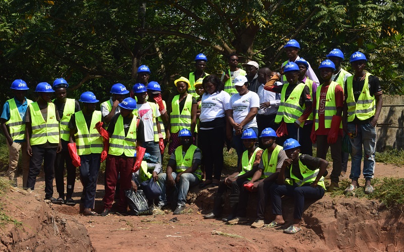 Kasaï oriental : lutte anti-érosive à Bipemba, Irène Mbalayi salue le travail réalisé par l&rsquo;APCF sur le ravin Tshikulu