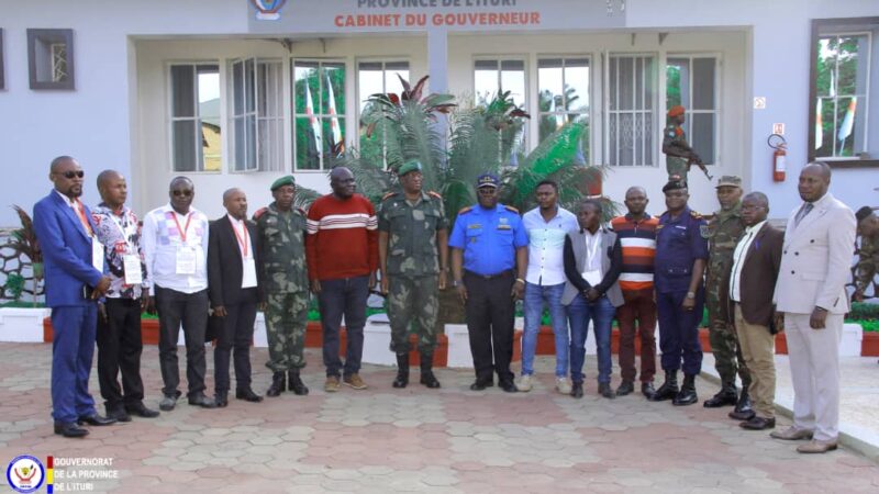 Ituri : les groupes armés remettent enfin le protocole d’accord signé à Aru au Gouverneur militaire