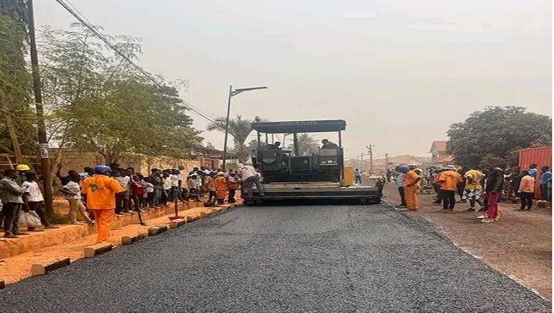 Kasaï oriental : début d’asphaltage de l’avenue GMI dans la commune de la Kanshi