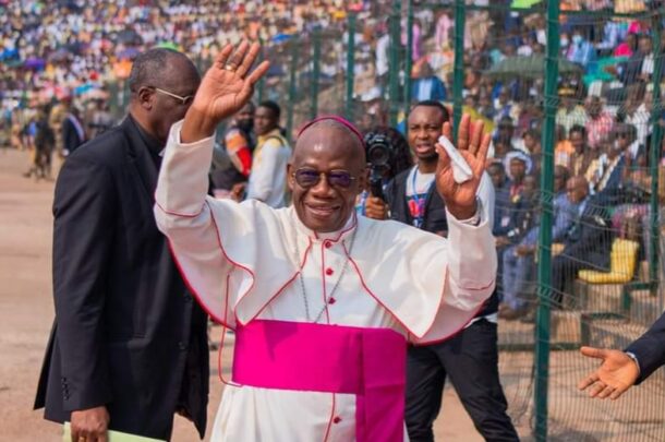 Kasaï oriental : l’évêque de Mbujimayi peine à calmer le tourbillon de l’UDPS contre le Président de l’Assemblée provinciale et le Gouverneur