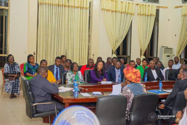 Kasaï oriental : le Gouverneur Patrick Mathias Kabeya a consulté toutes les couches de la population