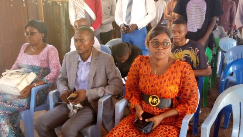 Kasaï oriental : la Fondation Ntumba Muamba fait un don d’un groupe électrogène à l’Eglise charismatique Sion
