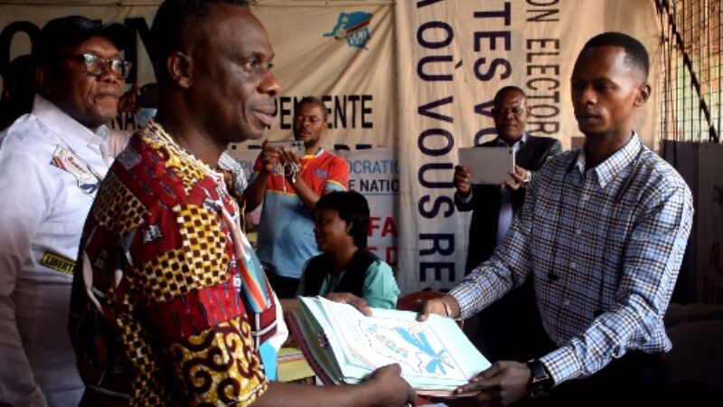 Kasaï oriental : l’UDPS fédération de Mbujimayi dépose les dossiers de ses candidats députés nationaux