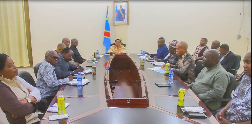 Kasaï oriental : Julie Kalenga préside son premier conseil de sécurité