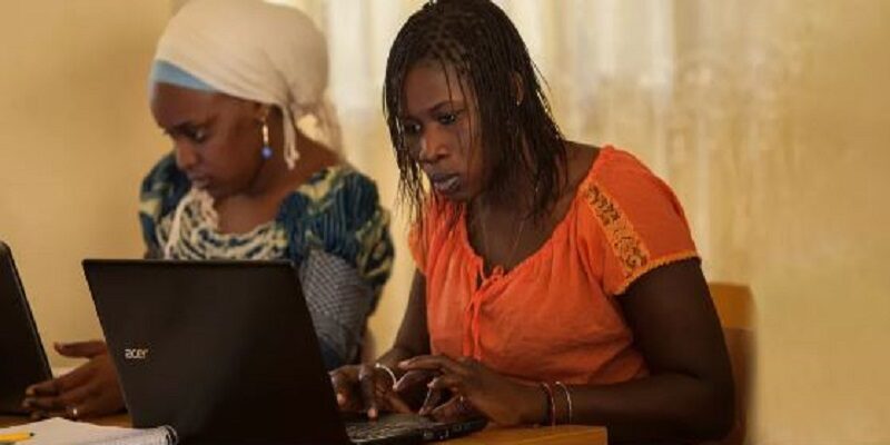 Kasaï oriental : la cellule sectorielle Genre de la DPS sensibilise les hommes et les femmes sur la réduction de la fracture numérique