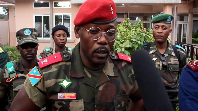Kasaï oriental : le Général John Tshibangu compatit avec les familles éprouvées et  réitère son engagement à rétablir la paix