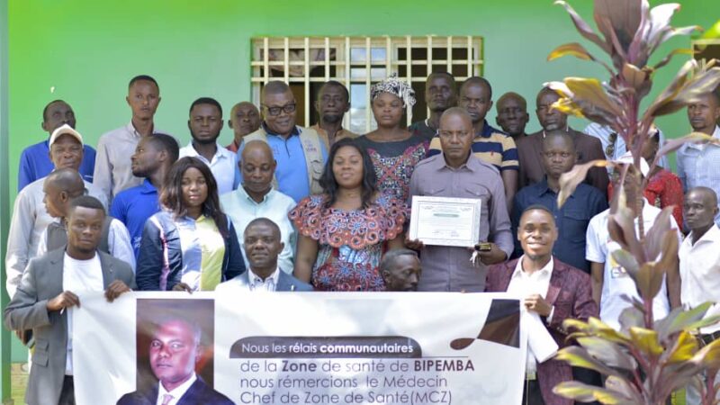 Kasaï oriental : les relais communautaires de la zone de santé de Bipemba saluent le leadership du médecin chef de zone