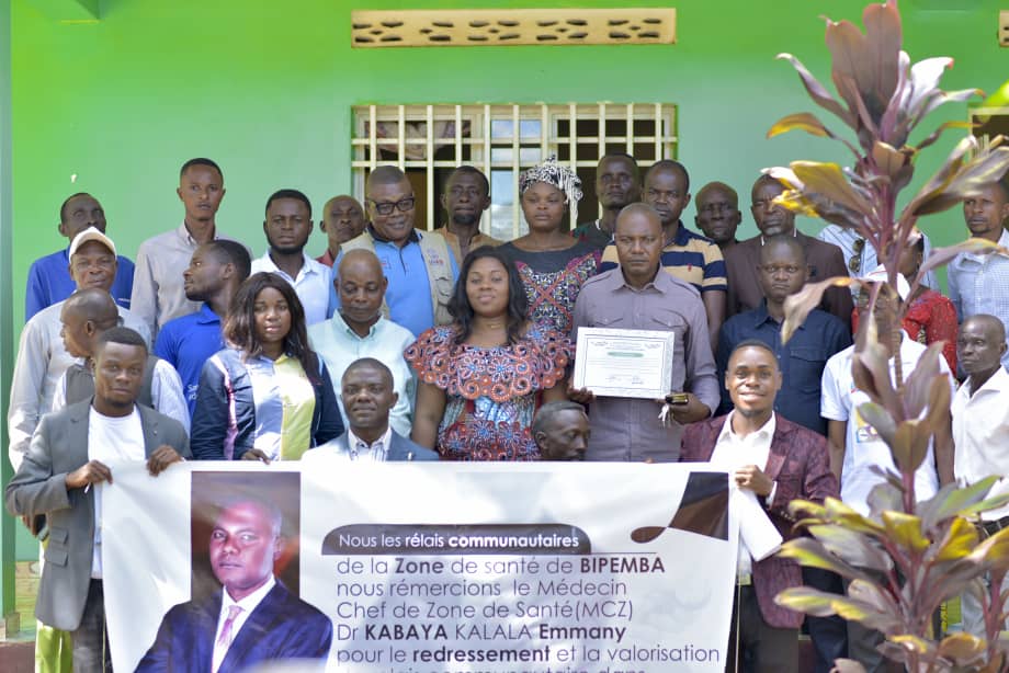 Kasaï oriental : les relais communautaires de la zone de santé de Bipemba saluent le leadership du médecin chef de zone