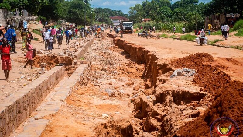 Kasai oriental: la Bourgmestre de Bipemba préoccupée par les dégâts causés par les pluies diluviennes sur la RN1