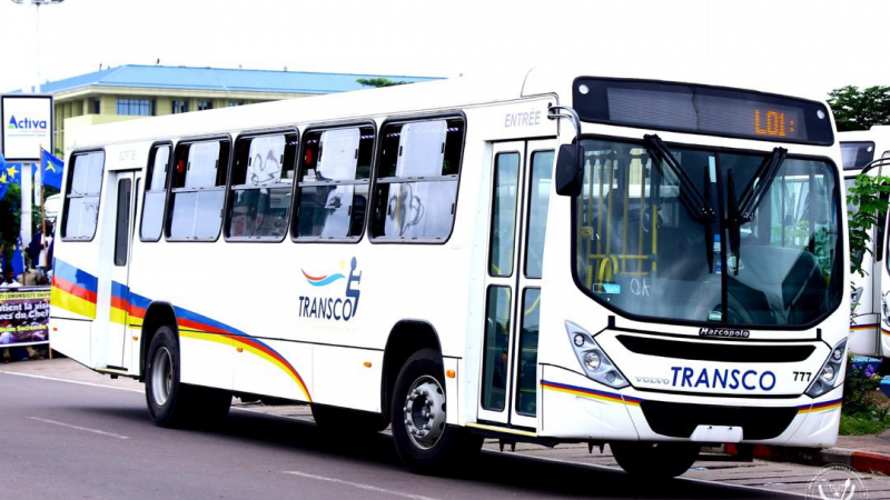 Kasaï oriental : Julie Kalenga reçoit les bus Transco et Trans Academia